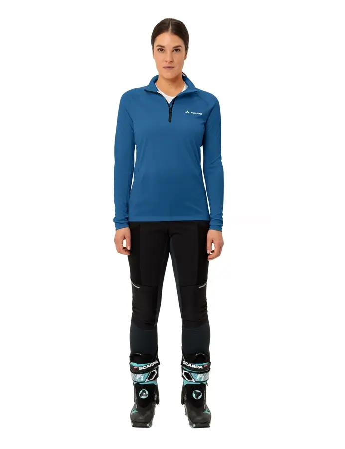 Frau mit Larice Langarmshirt blau