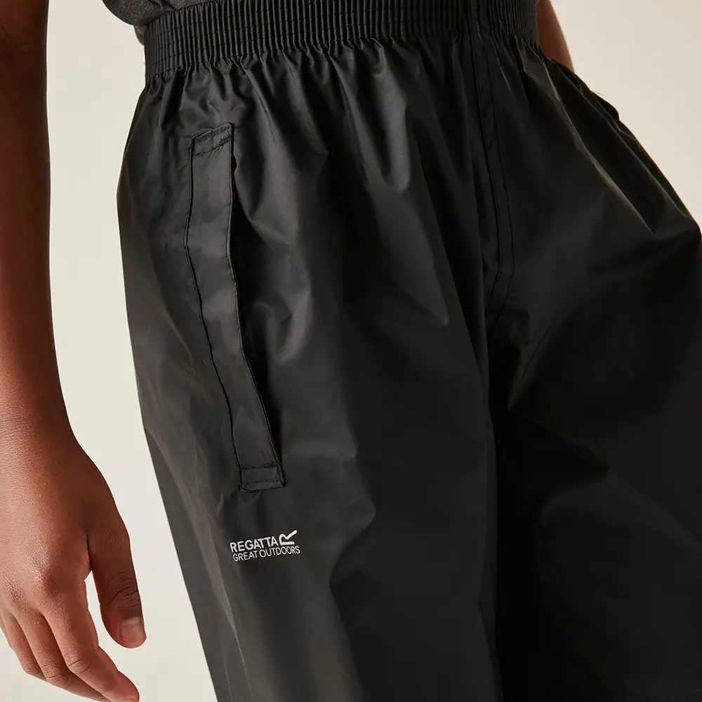 Regatta Pack It Regen Überziehhose Kinder schwarz – Detail Seitentaschen