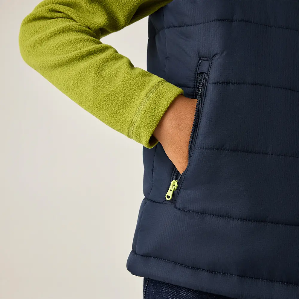 Regatta Kinderweste Lofthouse lila – Detailansicht ausentasche