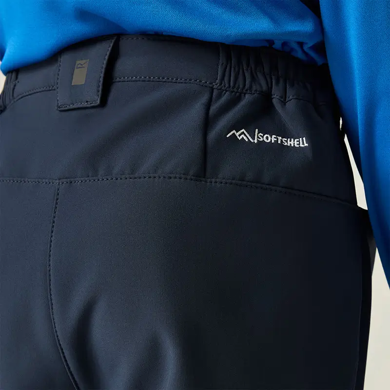Regatta Softshell Wanderhose für Kinder dunkelblau – Detailansicht des elastischen Stretchbunds