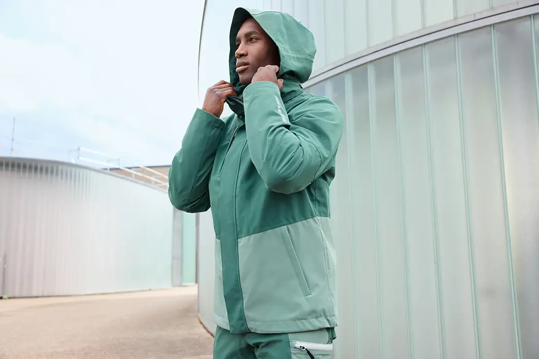 Daiber Workwear Hardshell Regenjacke JN1878 Herren Lifestyle in Grün mit abnehmbare Kapuze