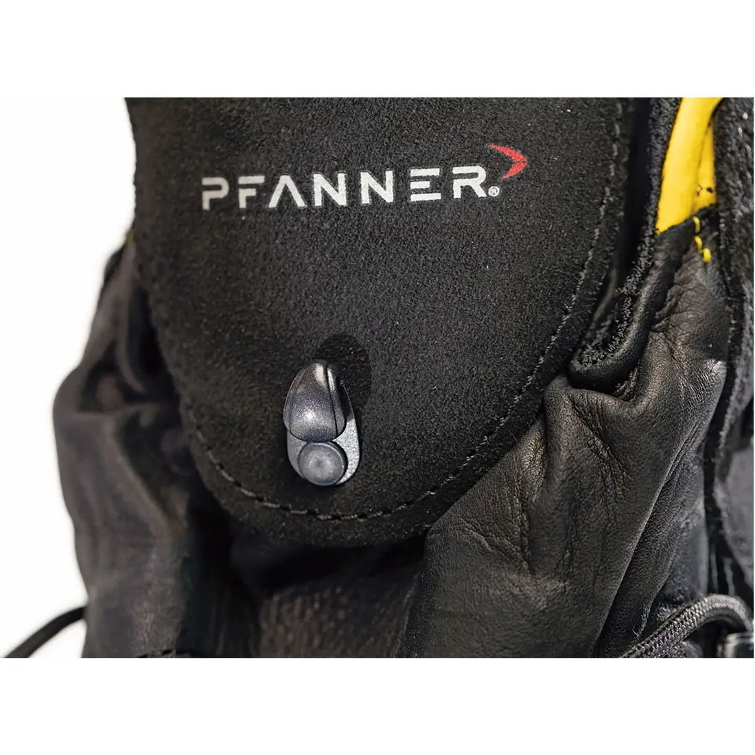 Schnittschutzschuhe Pilatus Detail Hacken