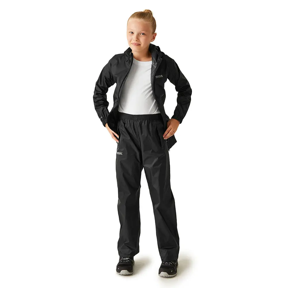 Regatta Pack It Regen Überziehhose Mädchen Schwarz – Lifestyle-Look vorne